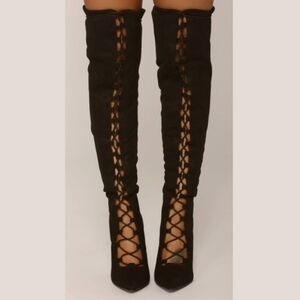 Read description brand new lace boot